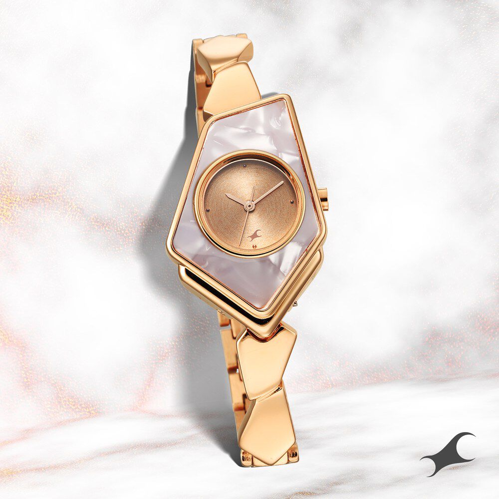 Buy Daniel Klein Premium Women Gold Toned Analogue Watch DK11800 4 - Watches  for Women 7836727 | Myntra